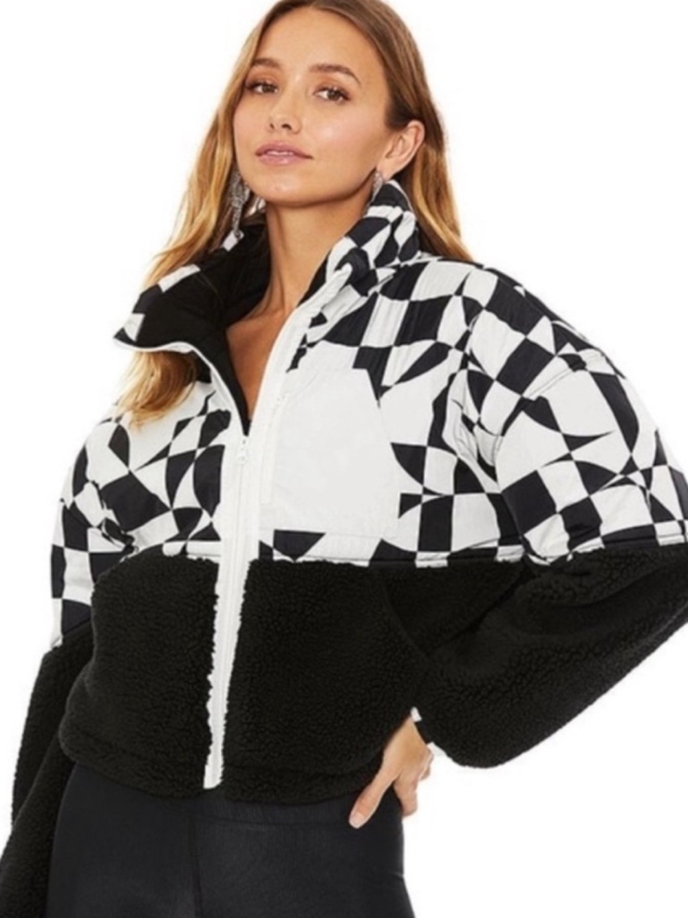 Beach Riot Lily Jacket in 70’s Geo Revolve - Picture 2 of 4